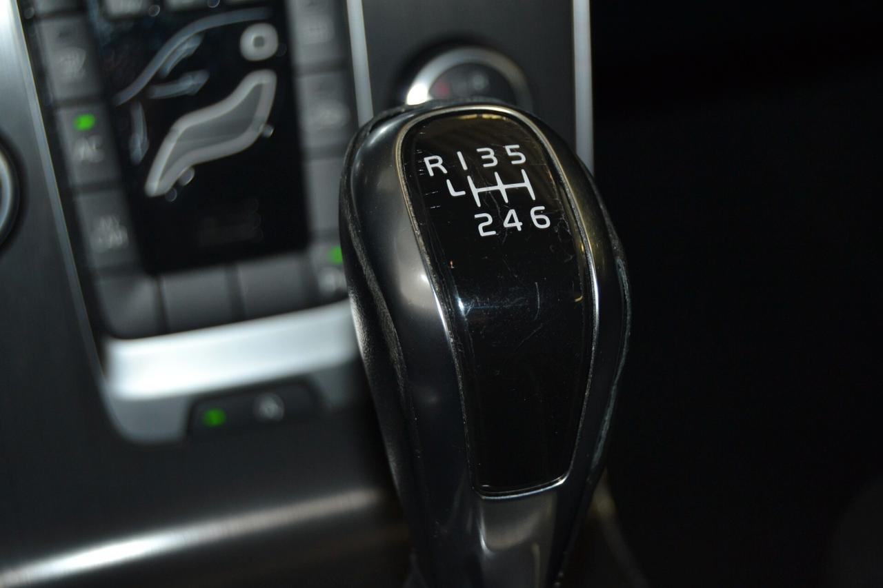 Volvo V40 1.6D2 115CV Momentum UniPro/Navi/Cruise