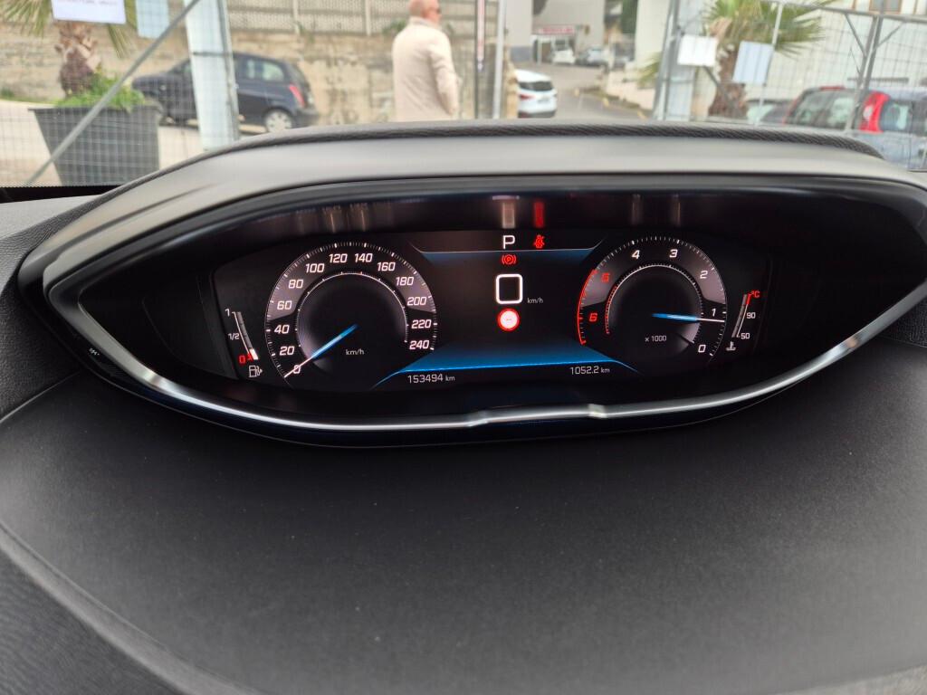 Peugeot 3008 BlueHDi 130CV EAT8 ALLURE