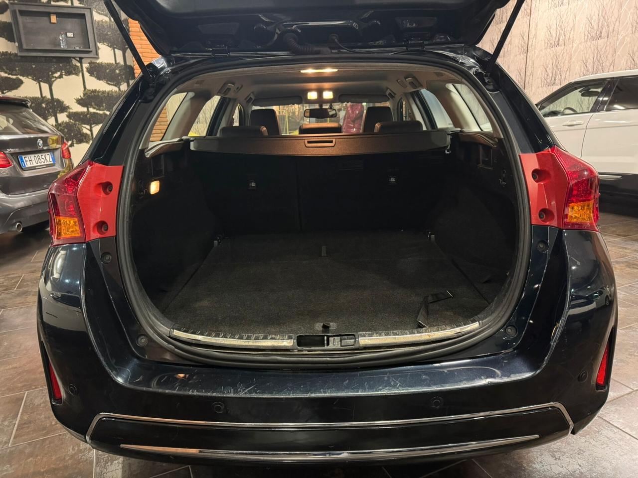 Toyota Auris Touring Sports 1.4 D-4D Lounge