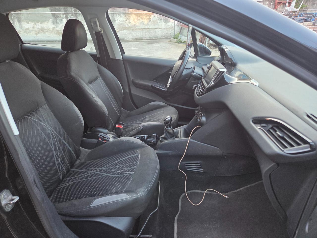 Peugeot 208 1.0 VTi 68 CV 5 porte