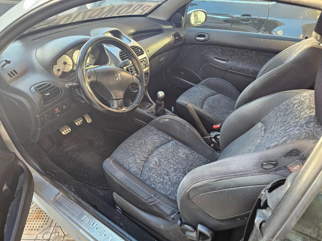Peugeot 206 1.6 16V CC Cabrio