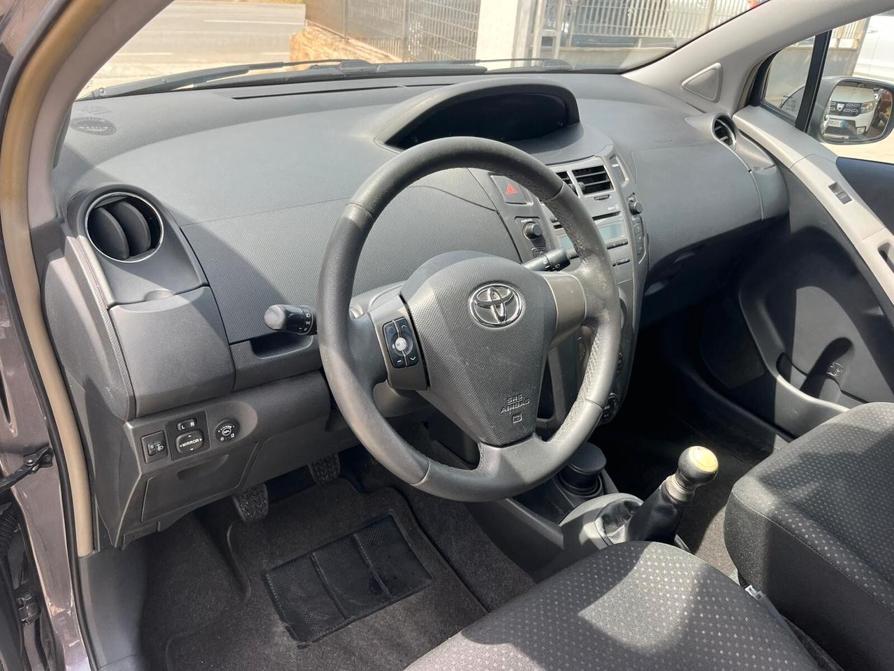 Toyota Yaris 1.0 5 porte Now GPL