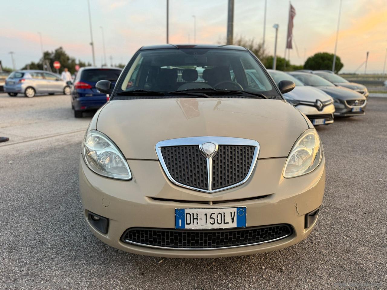LANCIA Ypsilon 1.4 Oro