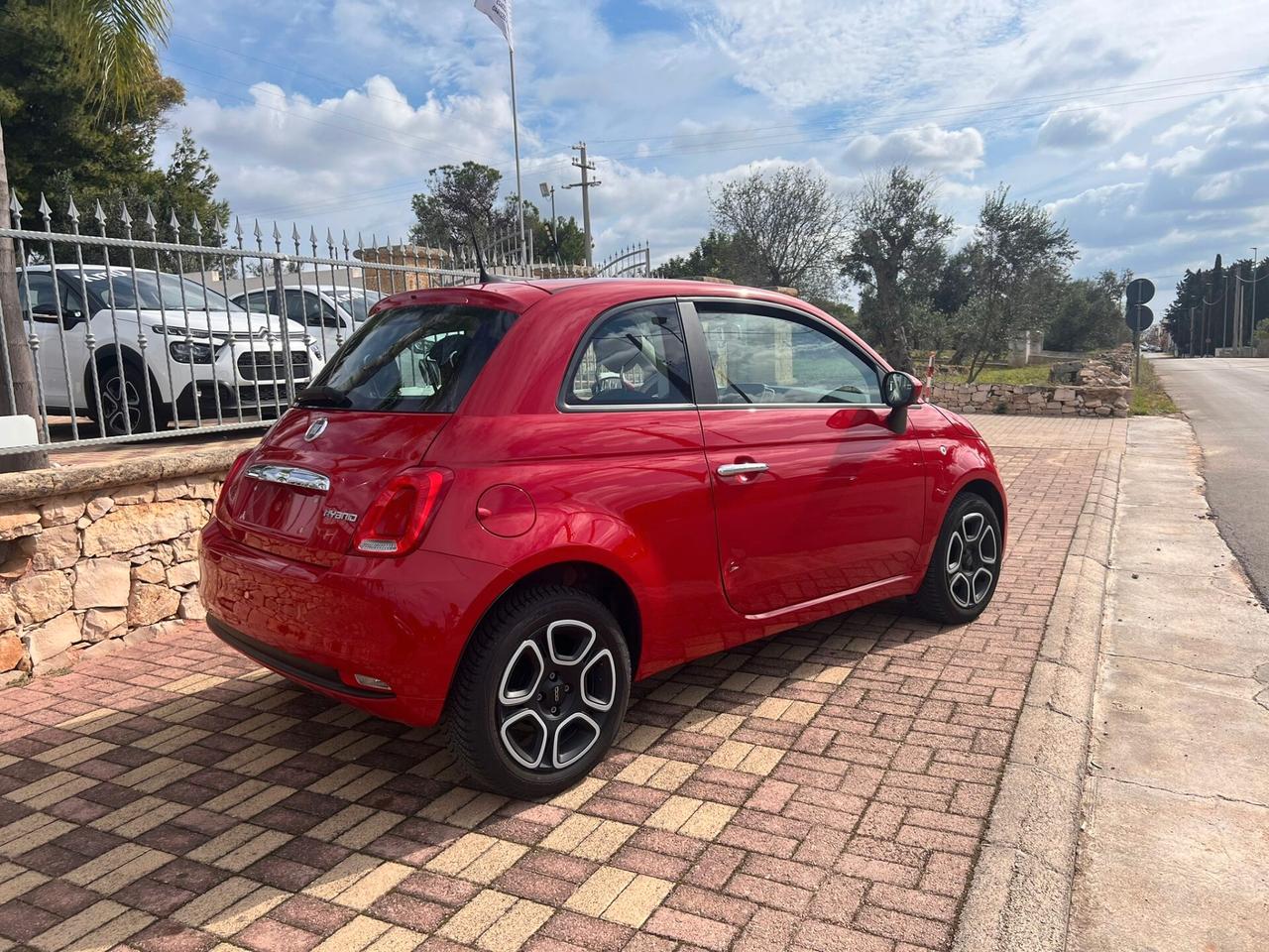 Fiat 500 1.0 Hybrid Red