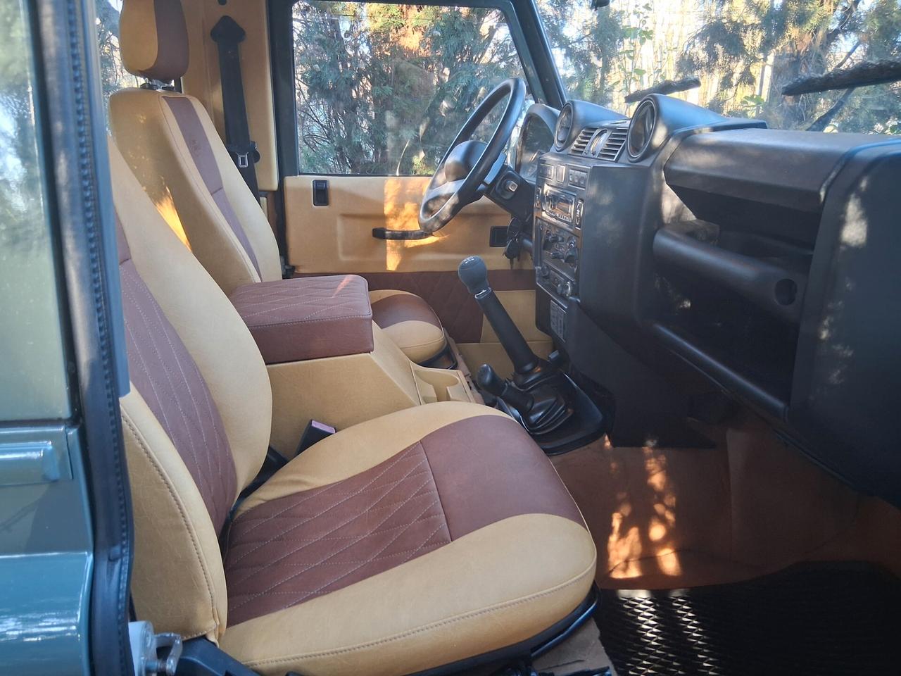 Land Rover Defender 90 2.4 TD4 Station Wagon
