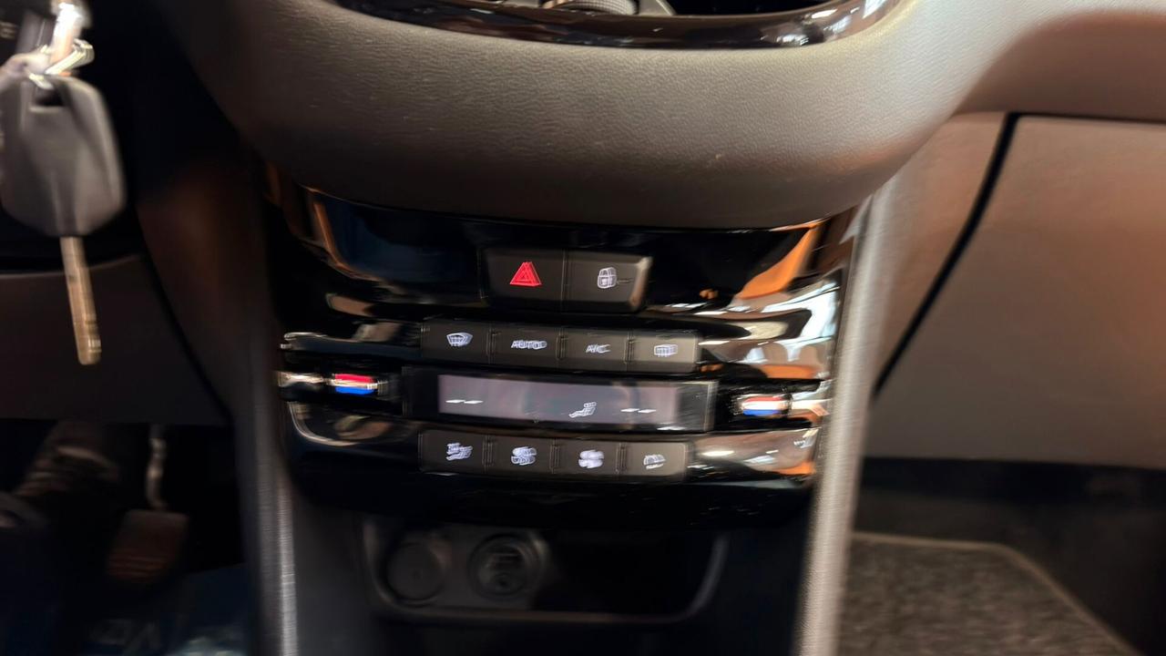 Peugeot 208 PureTech 82 5 porte Allure