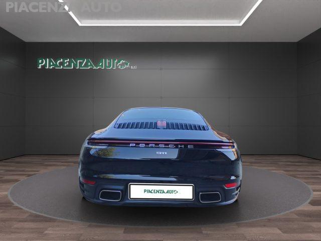 PORSCHE 992 Carrera