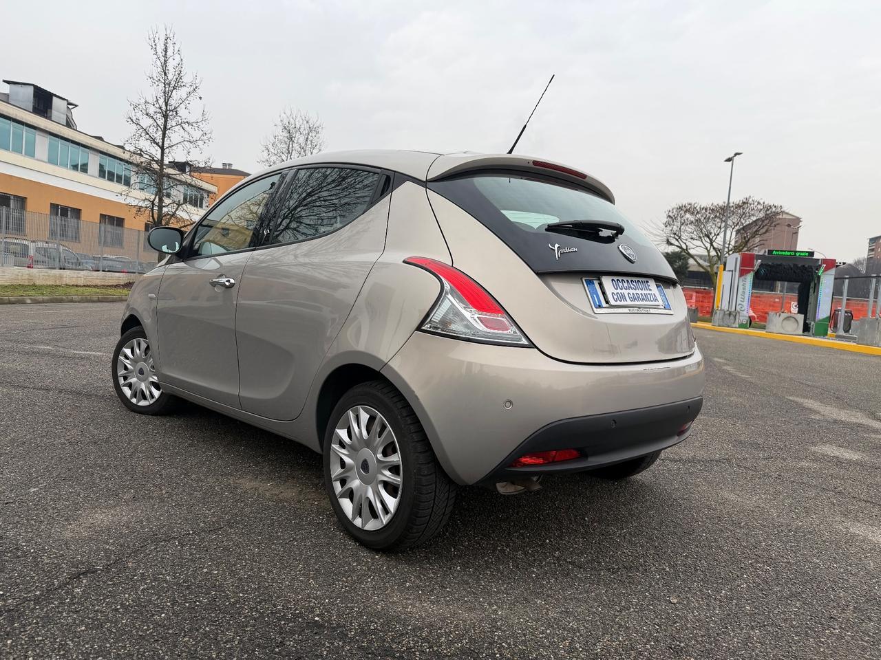 Lancia Ypsilon 1.2 69 CV 5 porte S&S Platinum