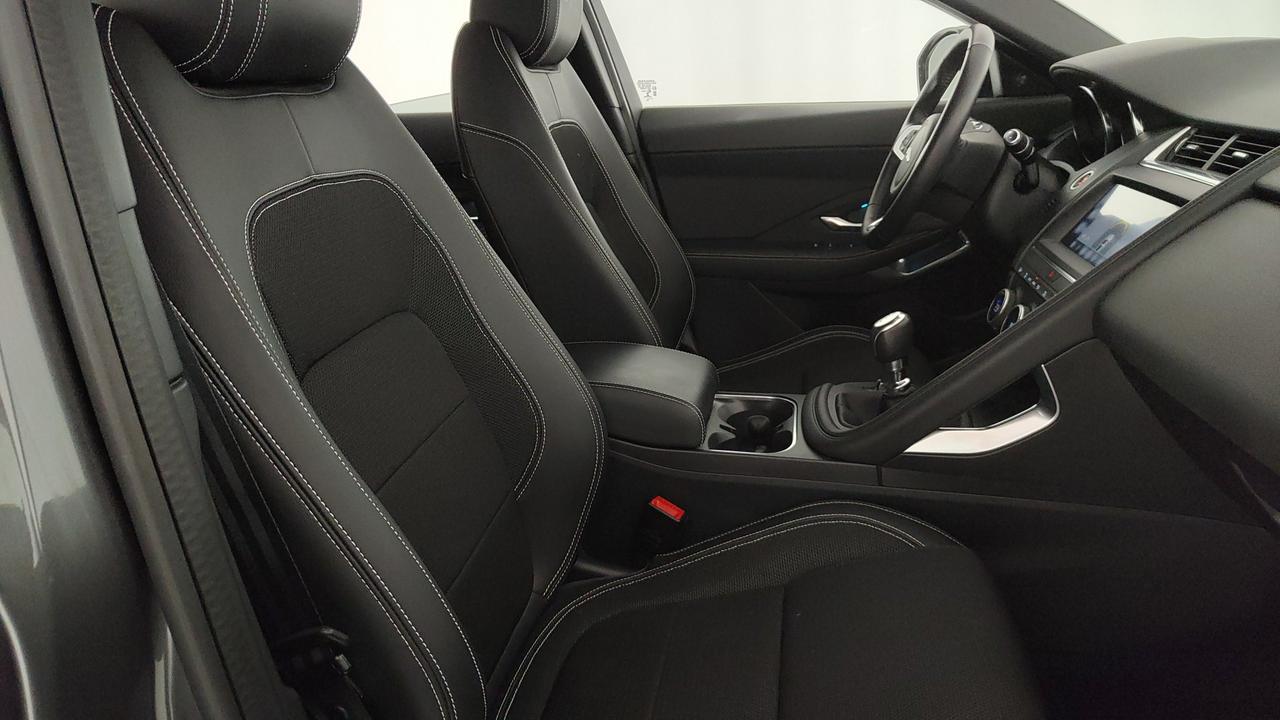 JAGUAR E-Pace 2017 - E-Pace 2.0d i4 R-Dynamic SE awd 150cv