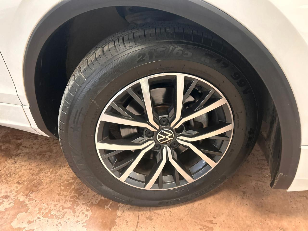 Volkswagen Tiguan 2.0 TDI 150 CV SCR DSG R-Line