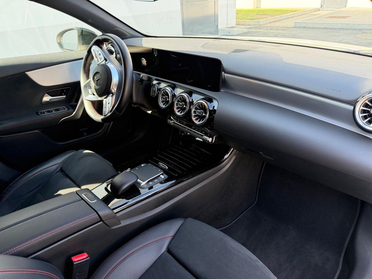 Mercedes-Benz A 180 180 D AMG Line Premium #10440