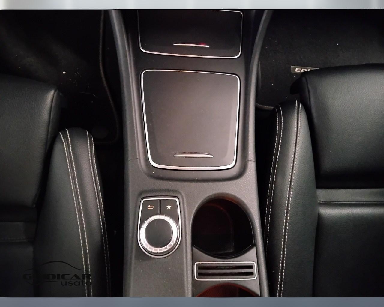 Mercedes-Benz GLA-X156 2017 - GLA 200 d Night Edition auto