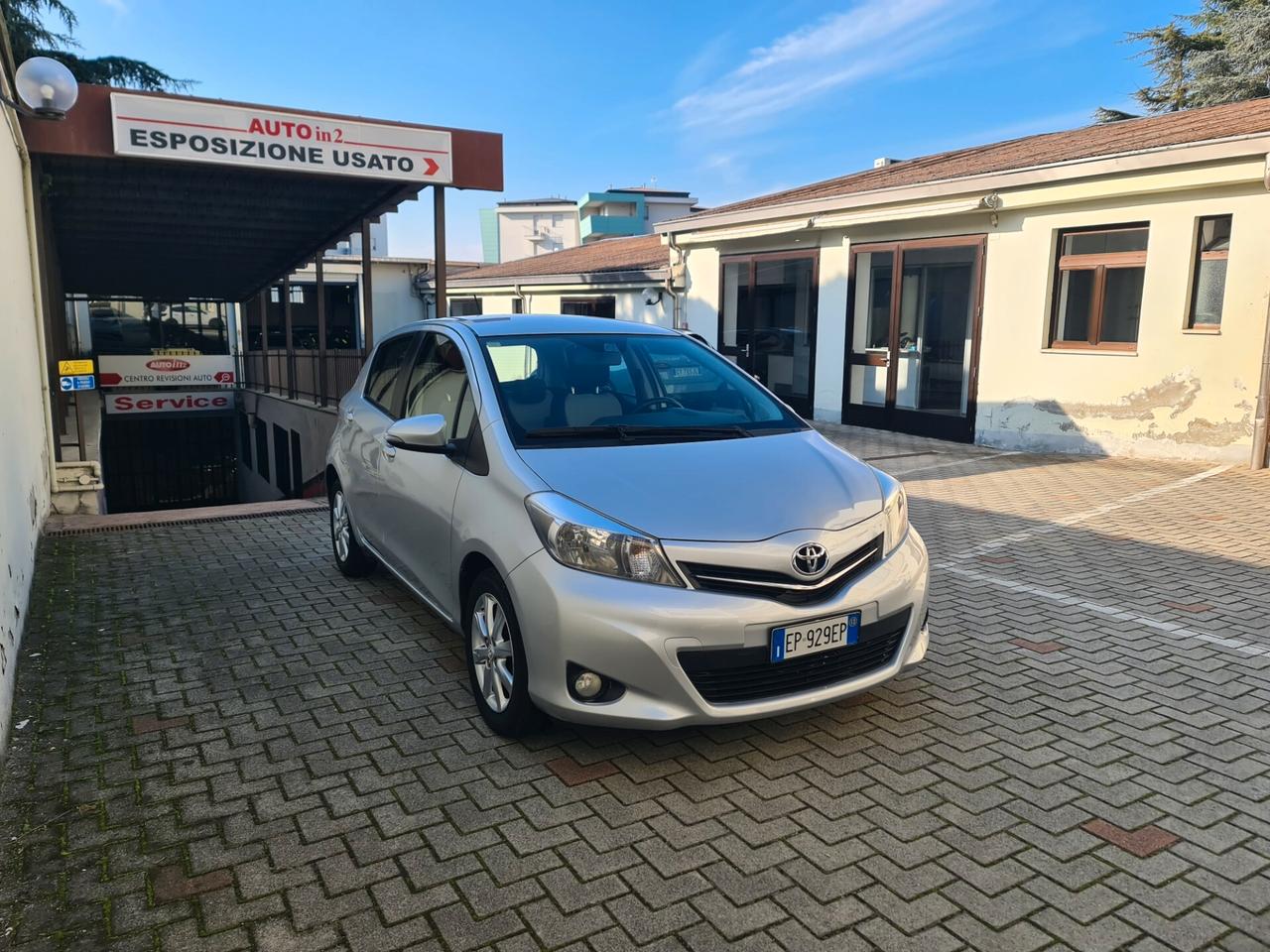 Toyota Yaris 1.0 5 porte Lounge - km certif.