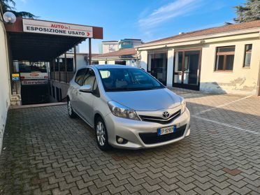 Toyota Yaris 1.0 5 porte Lounge - km certif.