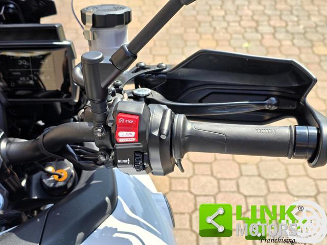 YAMAHA Tracer 9 GT Tris Quick-Shifter Tris di borse originali.