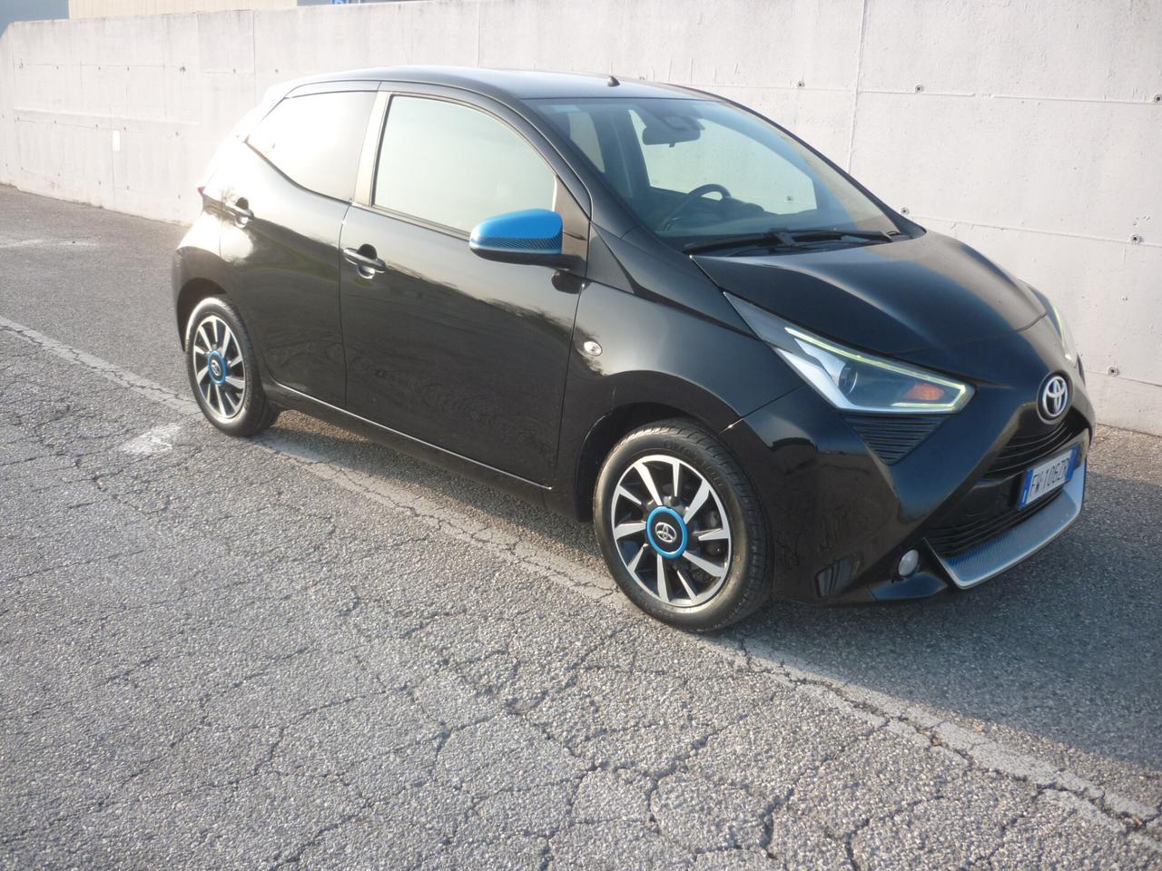 Toyota Aygo 1.0 VVT-i 72 CV 5 porte x-trend