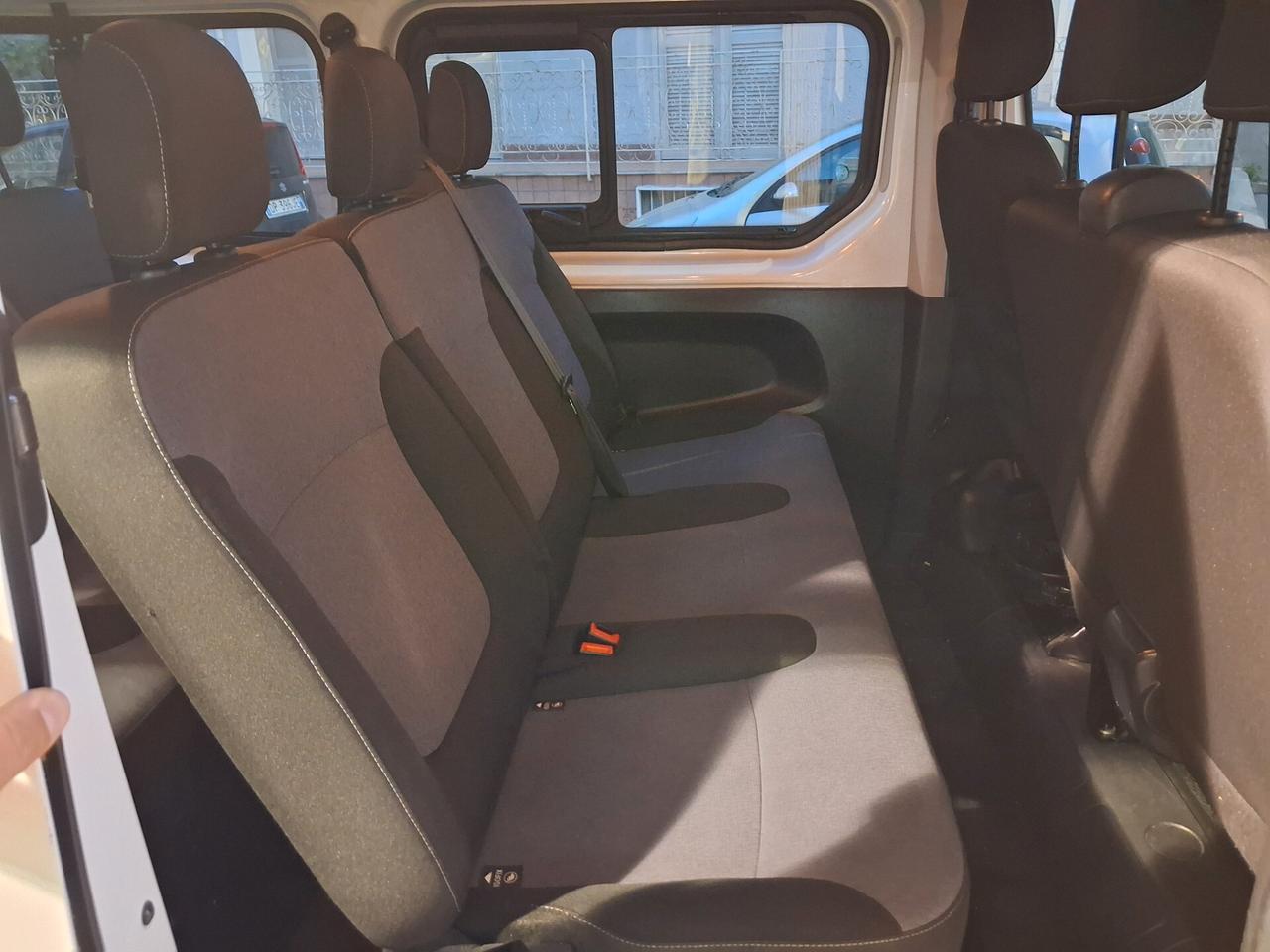 Opel Vivaro 29 1.6 CDTI 120CV 9 posti 2019 Gancio