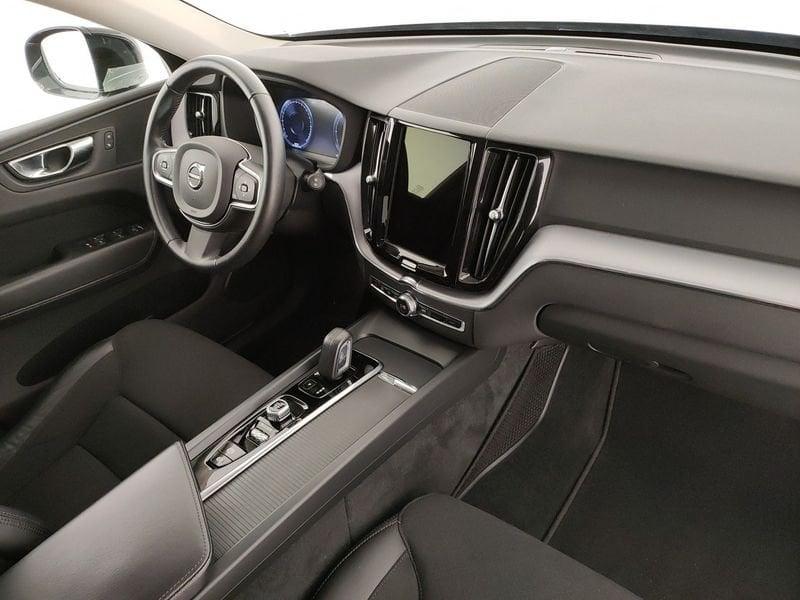 Volvo XC60 XC60 2.0 b4 Momentum Pro awd auto