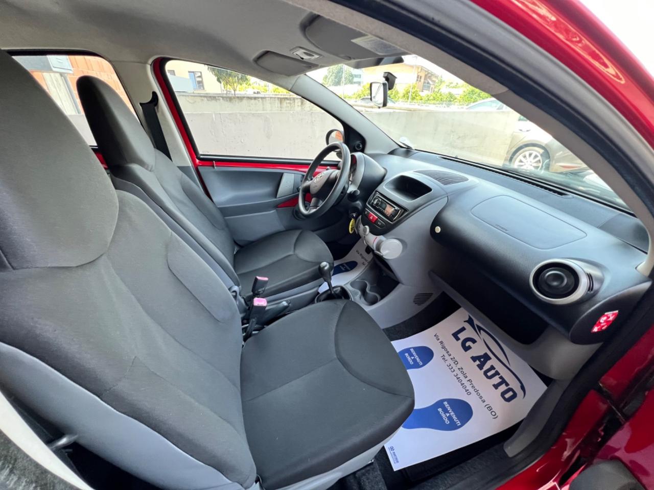 Toyota Aygo 1.0 12V VVT-i 5 porte Sol