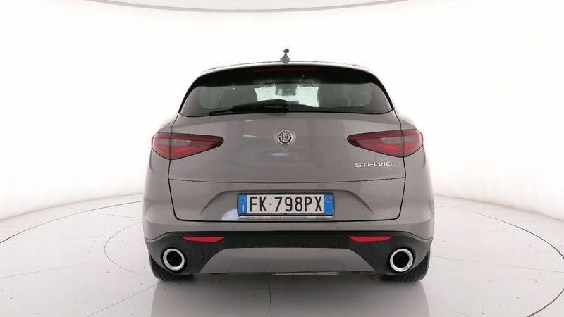 Alfa Romeo Stelvio 2.2 t Super rwd 180cv auto