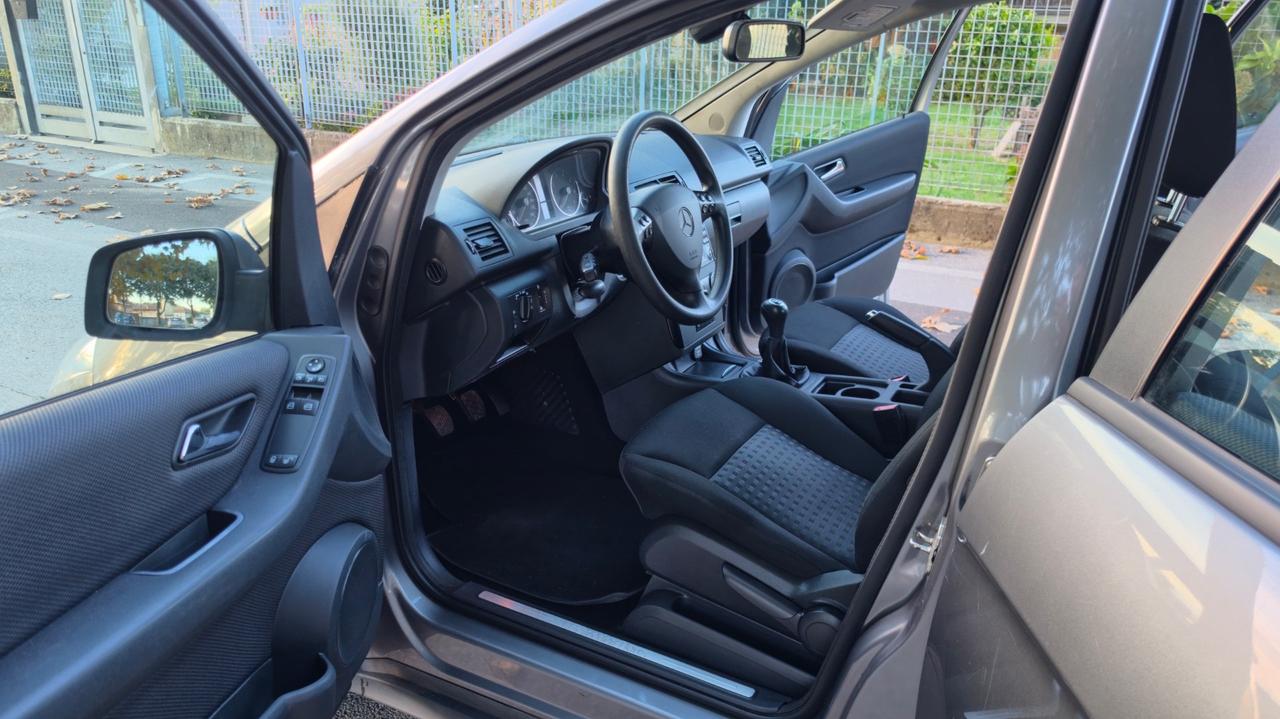 Mercedes-benz A 160 BENZINA DEL 2011 129.000km