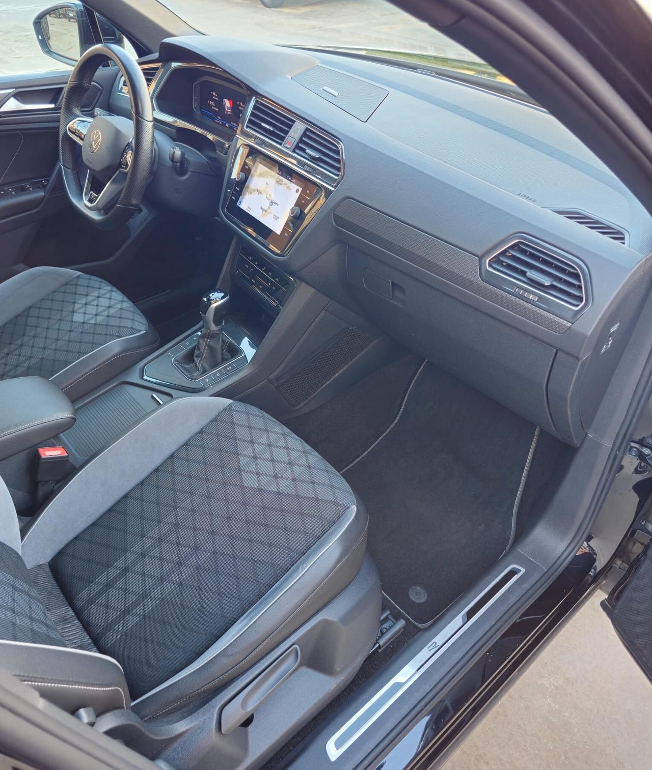 Volkswagen Tiguan 2.0 TDI 150 CV SCR DSG R-Line