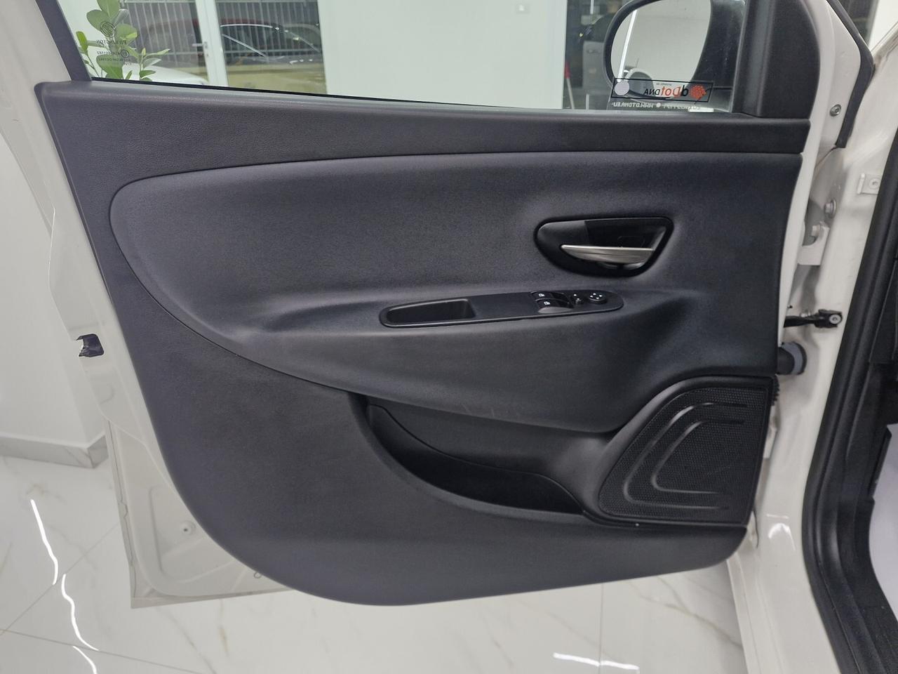 LANCIA YPSILON 1.2 69CV Ecochic GOLD ANNO 2016