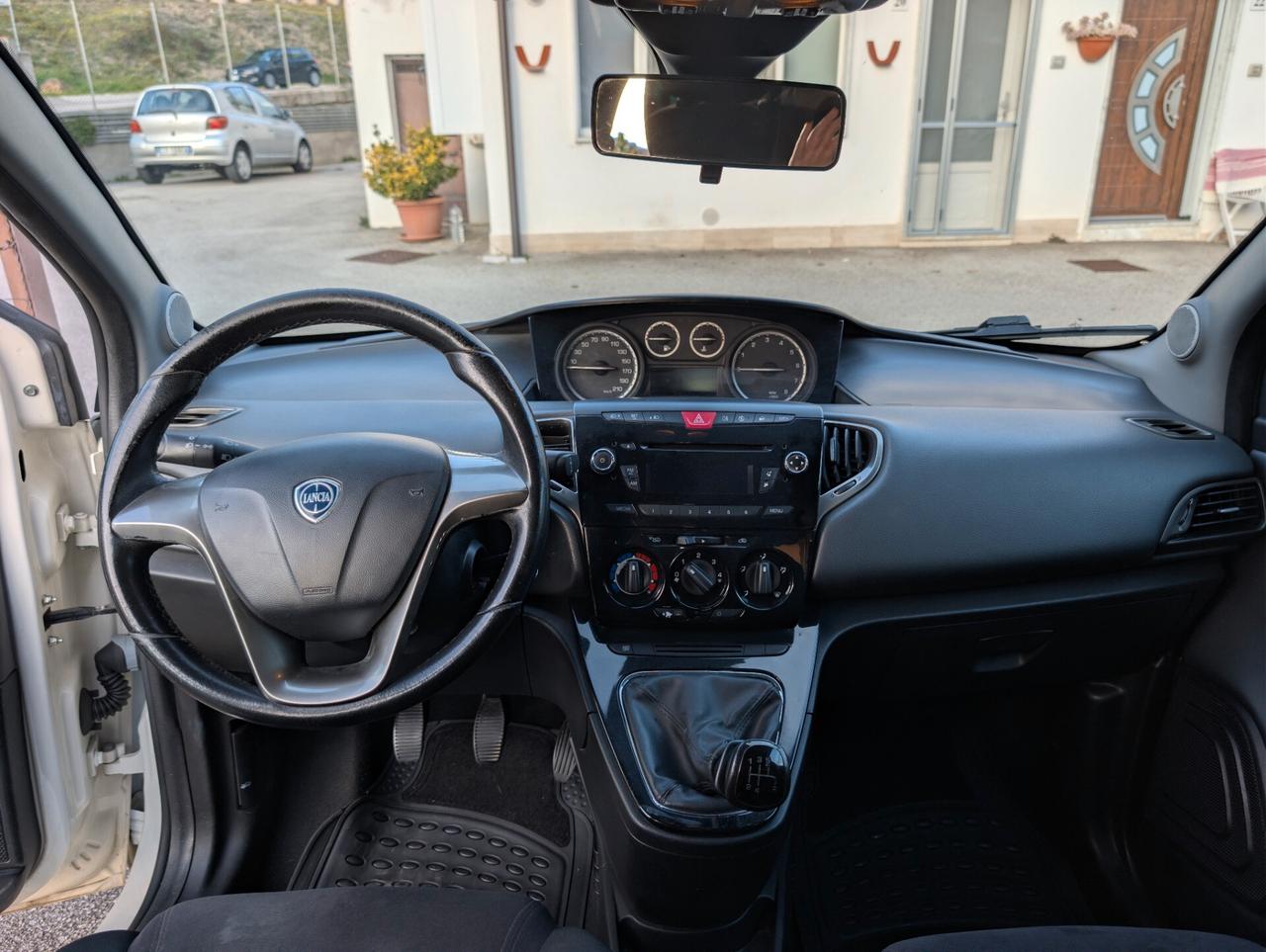 Lancia Ypsilon 1.2 69 CV 5 porte GPL