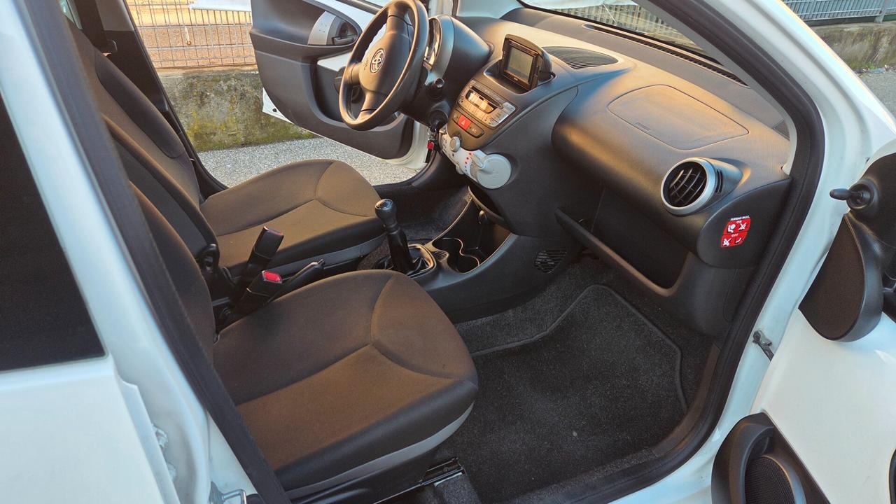 Toyota Aygo 1.0 12V VVT-i 5 porte Lounge Connect unico proprietario
