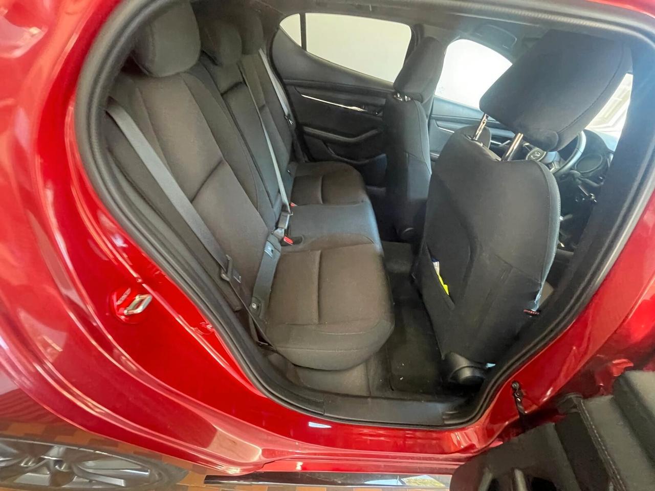 Mazda 3 Mazda3 2.0L e-Skyactiv-G M Hybrid 4p. Exclusive Line