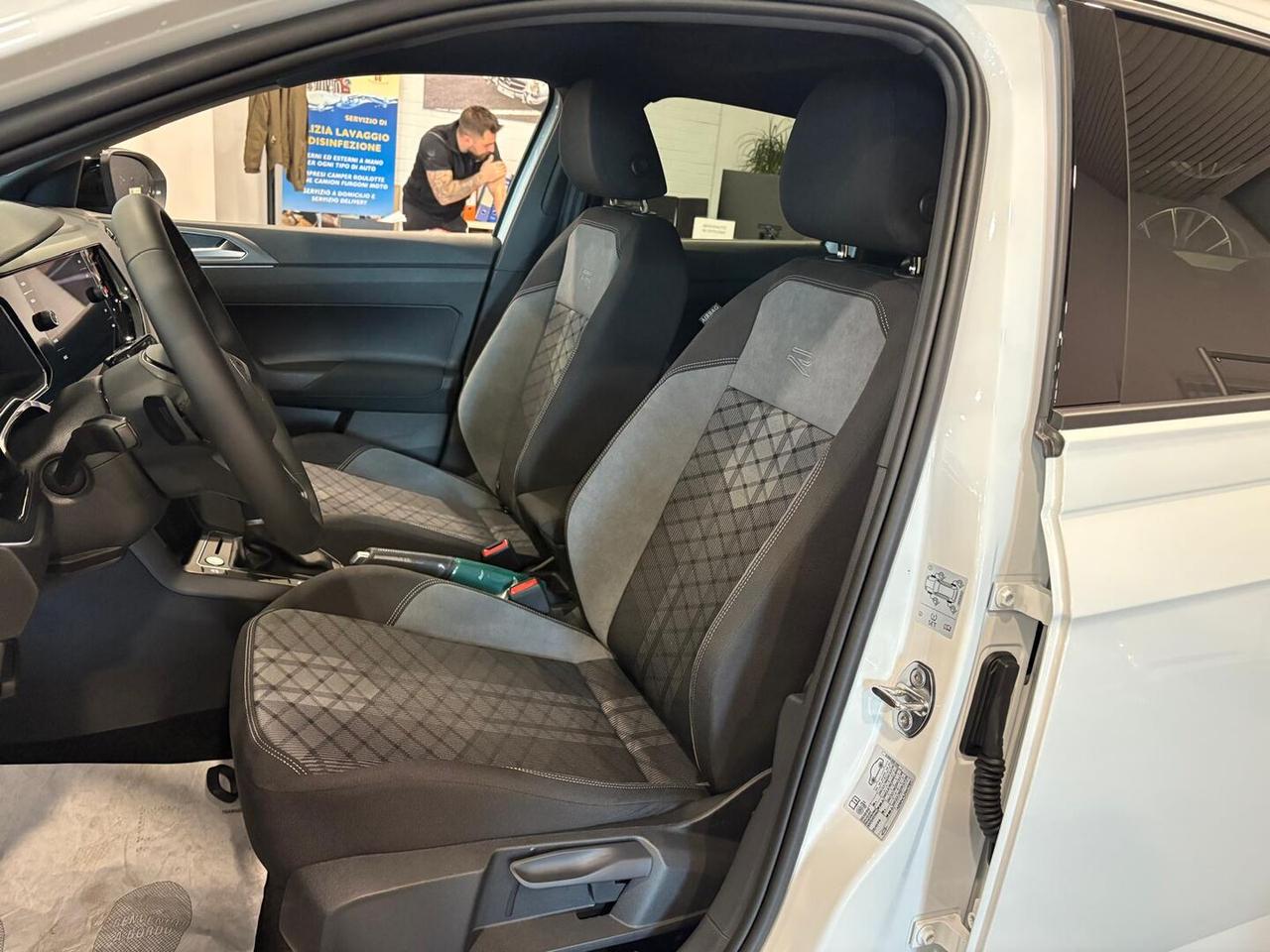 Volkswagen Taigo 1.0 tsi R-Line 115cv