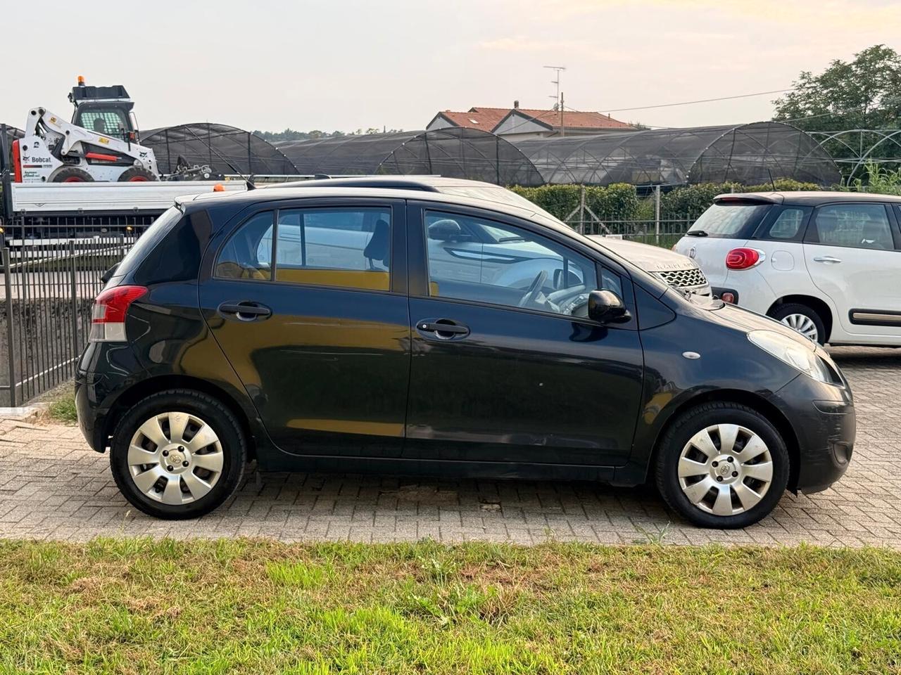 Toyota Yaris 1.0 5 porte