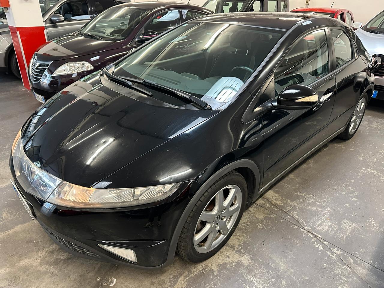 Honda Civic 1.8 i-VTEC 5p. Comfort