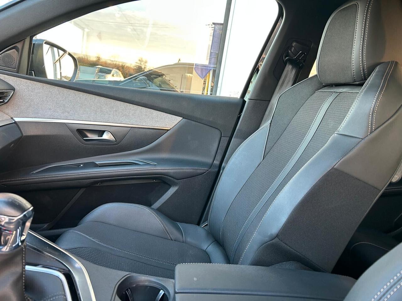Peugeot 5008 GT PureTech 130 6mt 7 posti KM 0