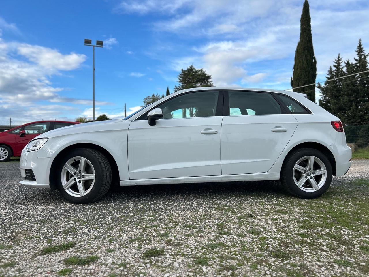 Audi A3 1.6 TDI 116 CV Business *NAVI*NEOPATENTATI*PARI AL NUOVO*EURO 6D*