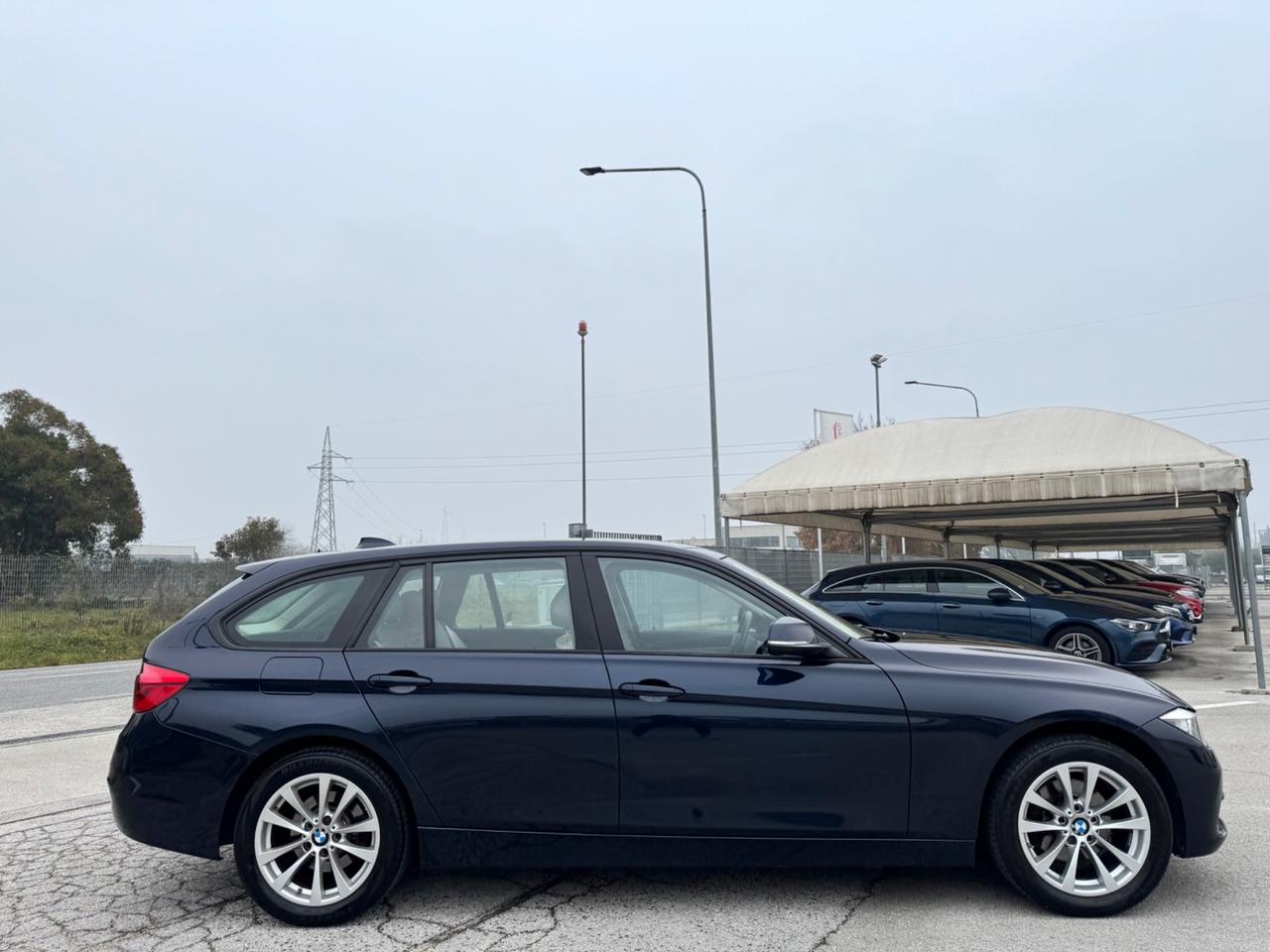 BMW 320d Automatic Touring XDRIVE - Navi 17