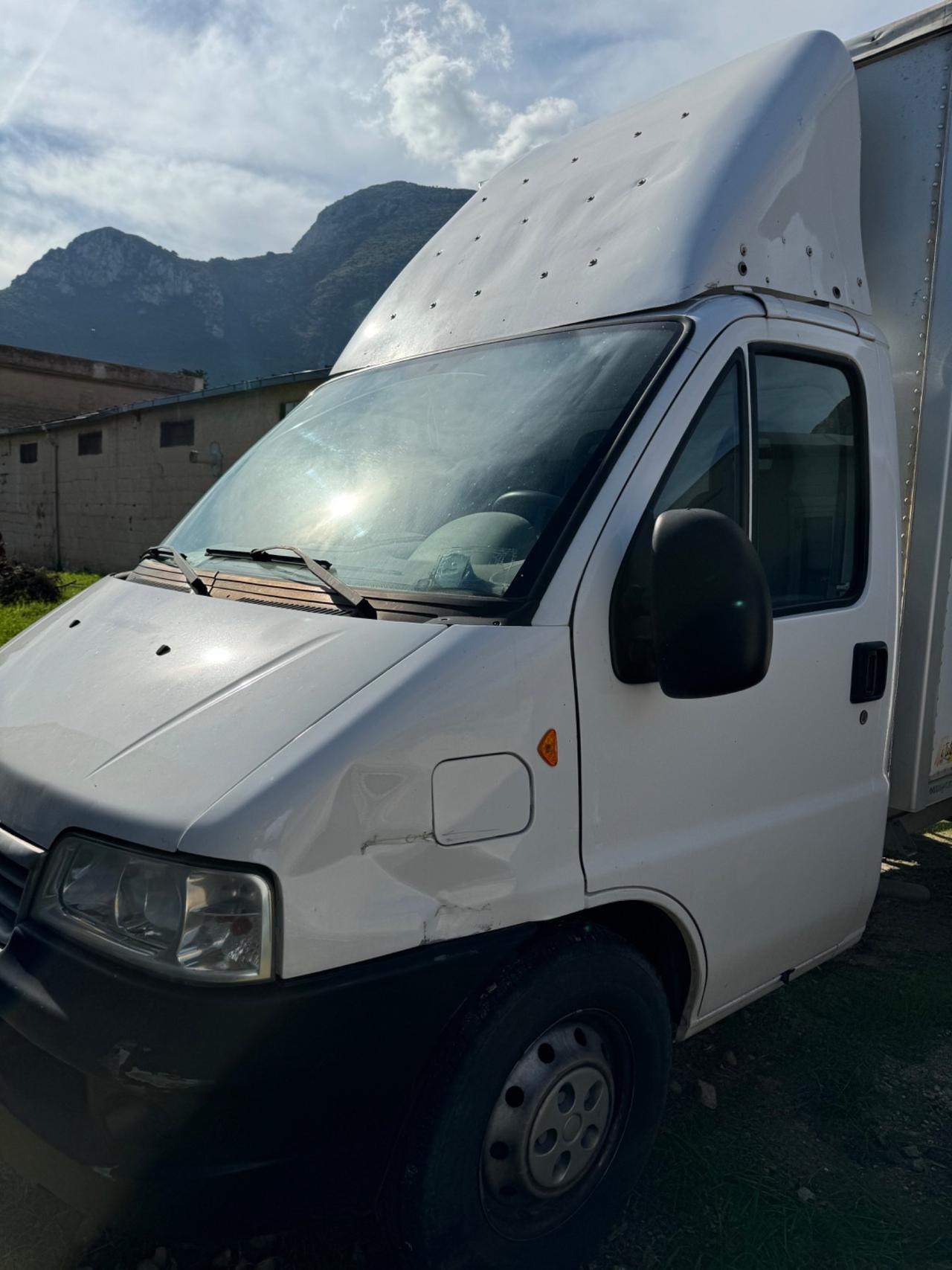 Fiat ducato con cassone