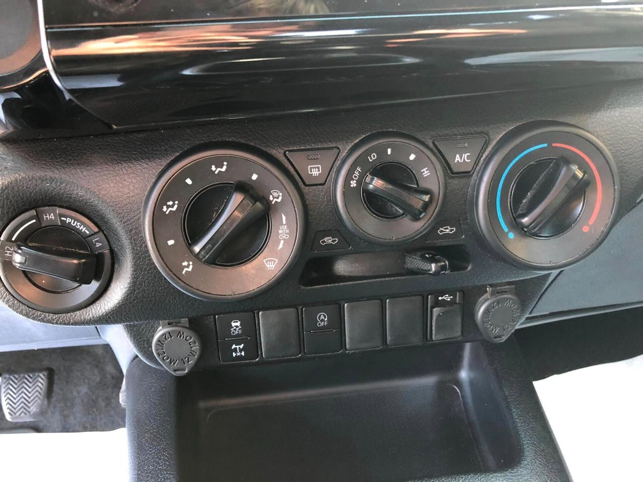 Toyota Hilux 2.4 D-4D 4WD Lounge 2022