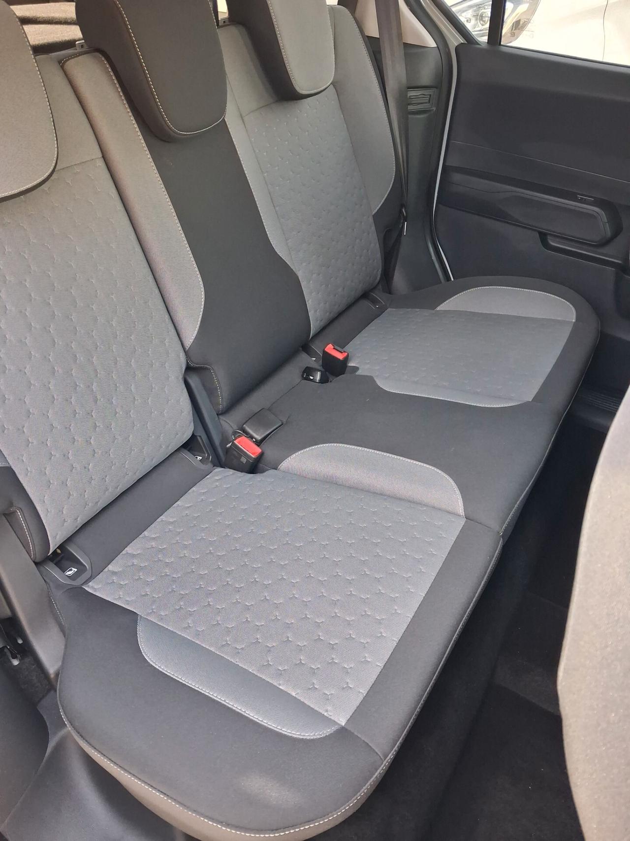 Ford Tourneo Courier 1.0 EcoBoost Titanium