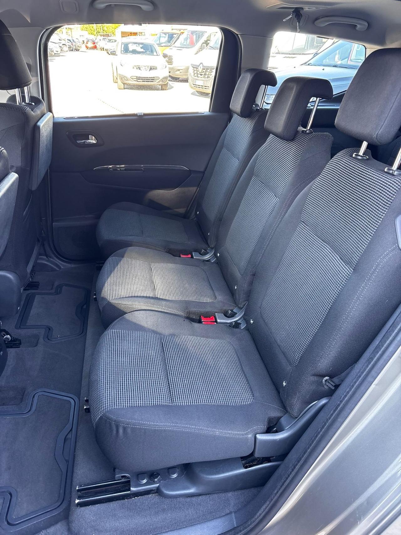 Peugeot 5008 2.0 HDi 150CV Business
