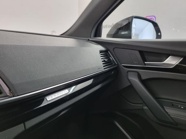 AUDI Q5 40 TDI 204 CV quattro Identity Black SLINE STRONIC