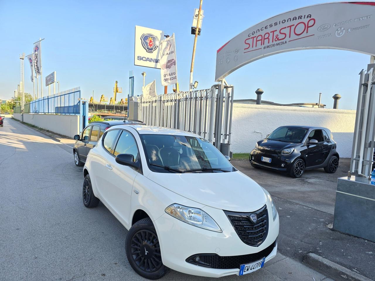 Lancia Ypsilon 0.9 TwinAir 85 CV 5 porte Metano Ec