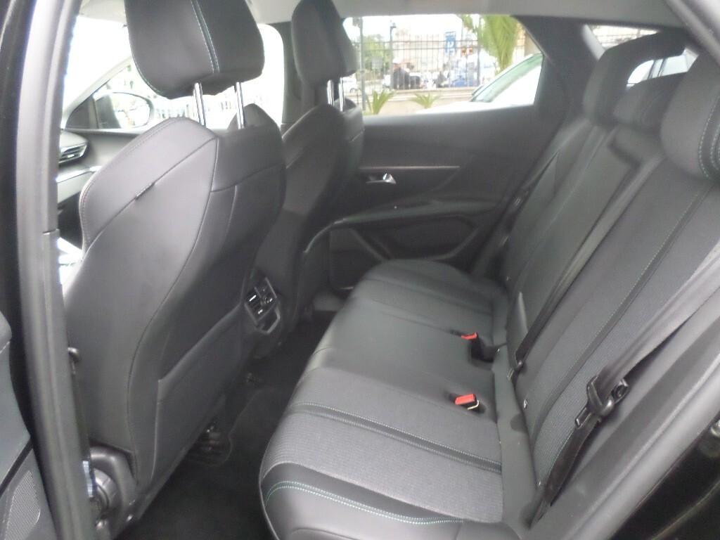 Peugeot 3008 BlueHDi 130 S&S EAT8 Allure