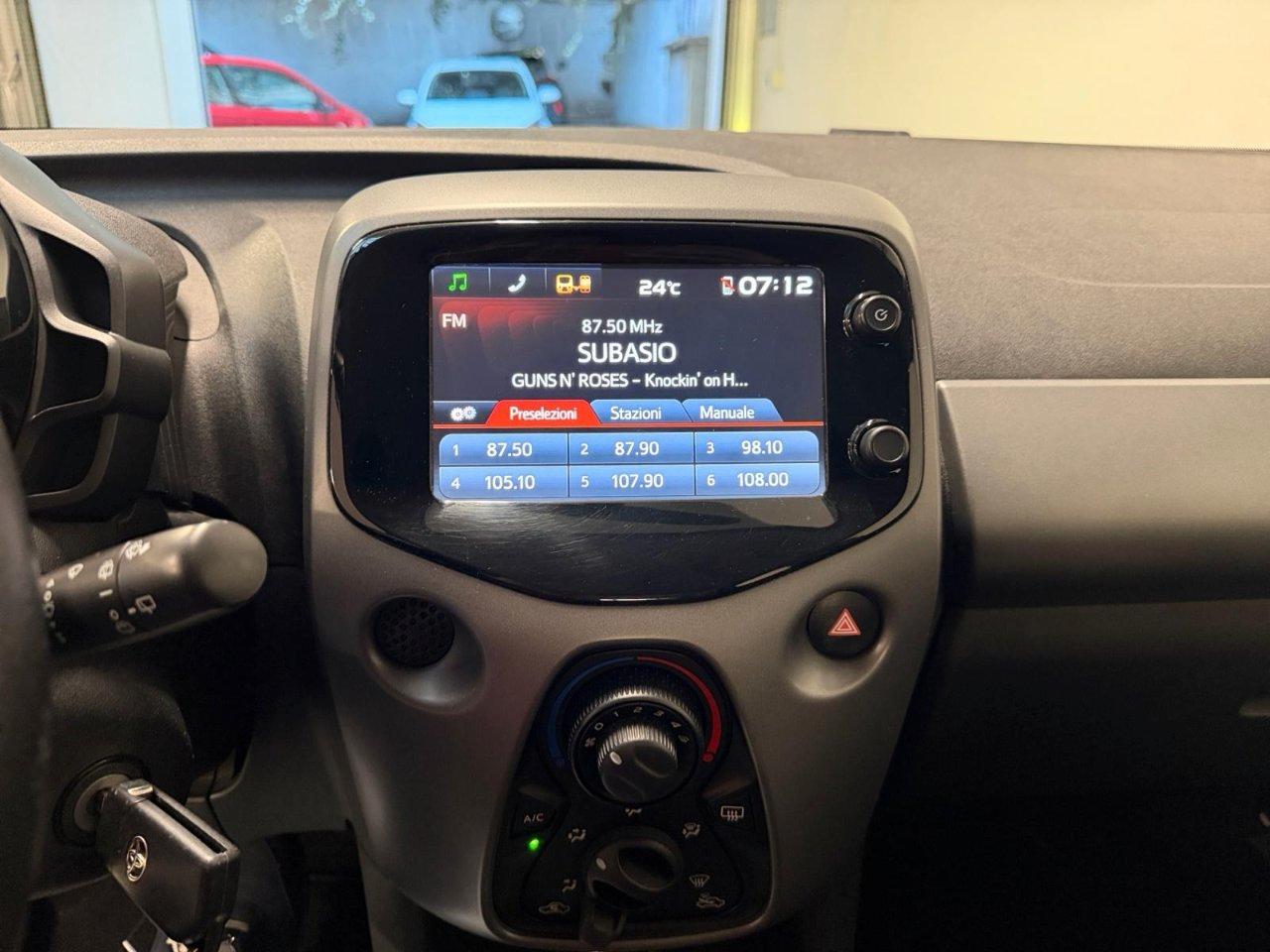 Toyota Aygo 5 Porte Aygo 5p 1.0 x-business m-mt 72cv