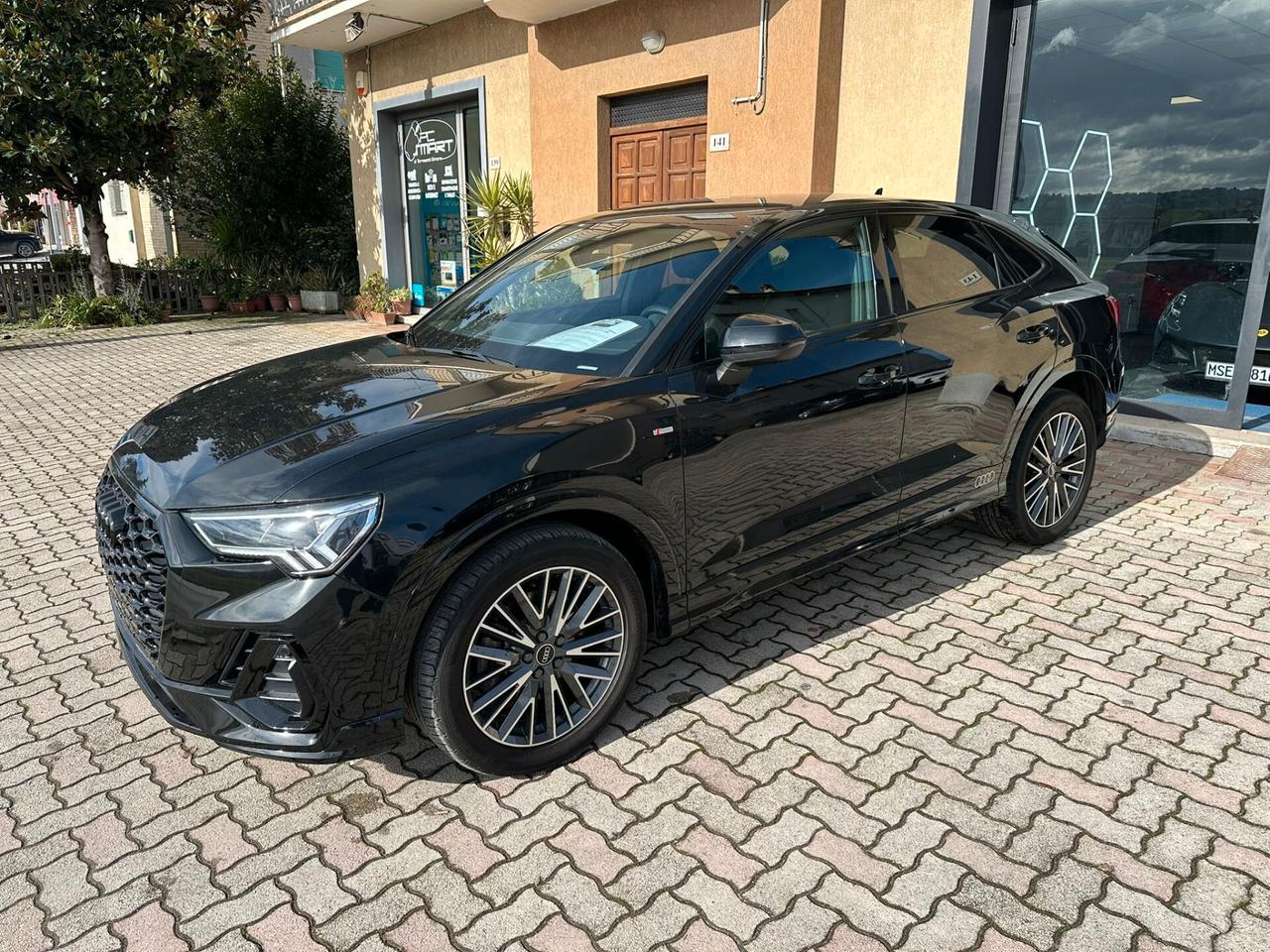 Audi Q3 SPB 40 TDI quattro S tronic Identity Black