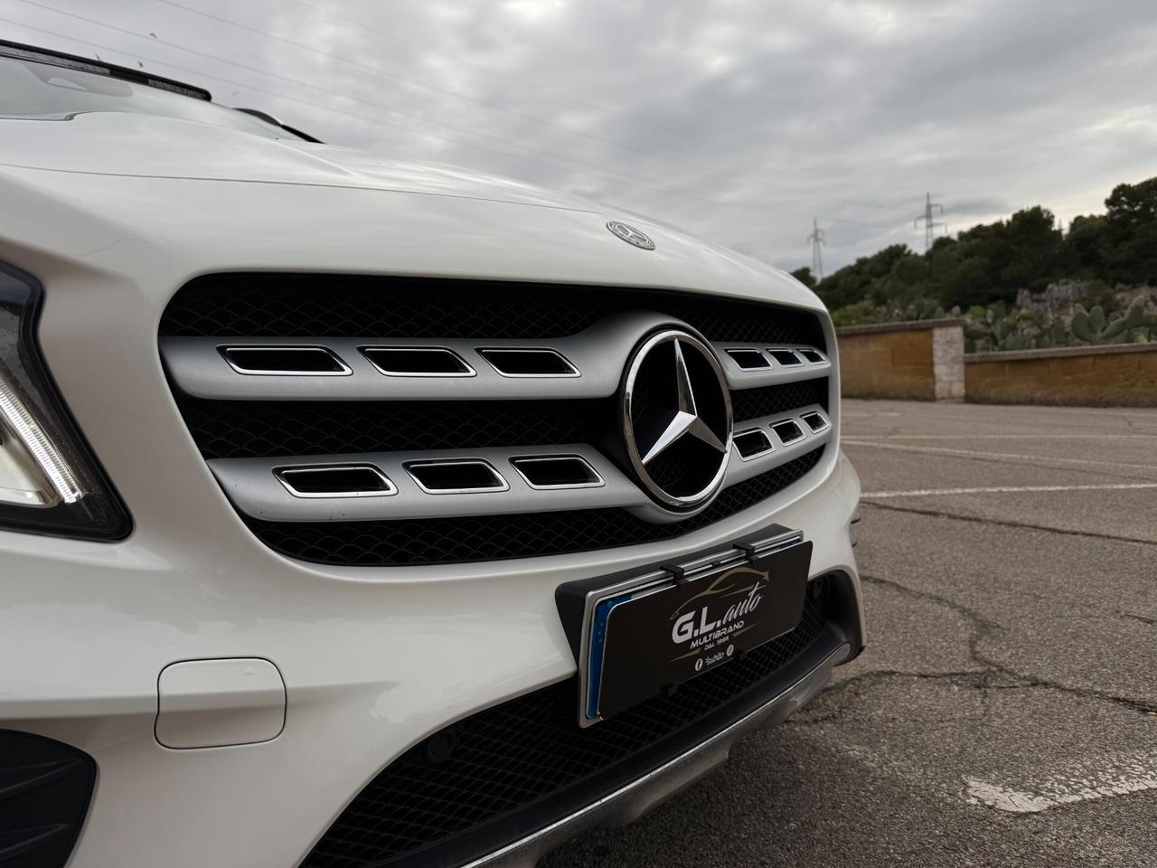 Mercedes GLA200 4MATIC 136/PREMIUM AMG/TETTO/19"