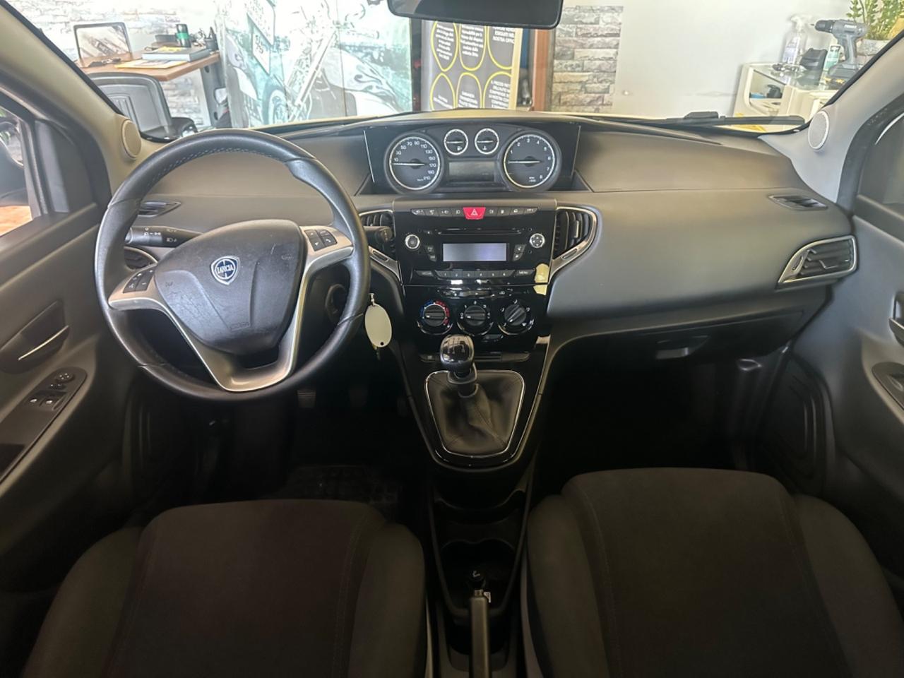 Lancia Ypsilon 1.2benz. Gpl