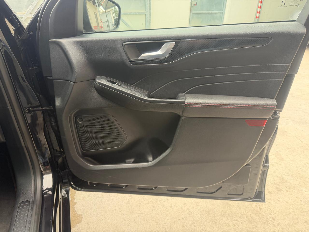 Ford Kuga 2.5 Full Hybrid 190 CV CVT 2WD ST-Line Design