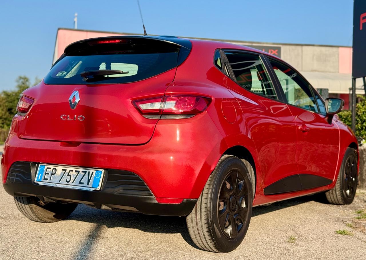 Renault Clio 1.2 16V 5 porte Live! 141.000Km NEOPATENTATI