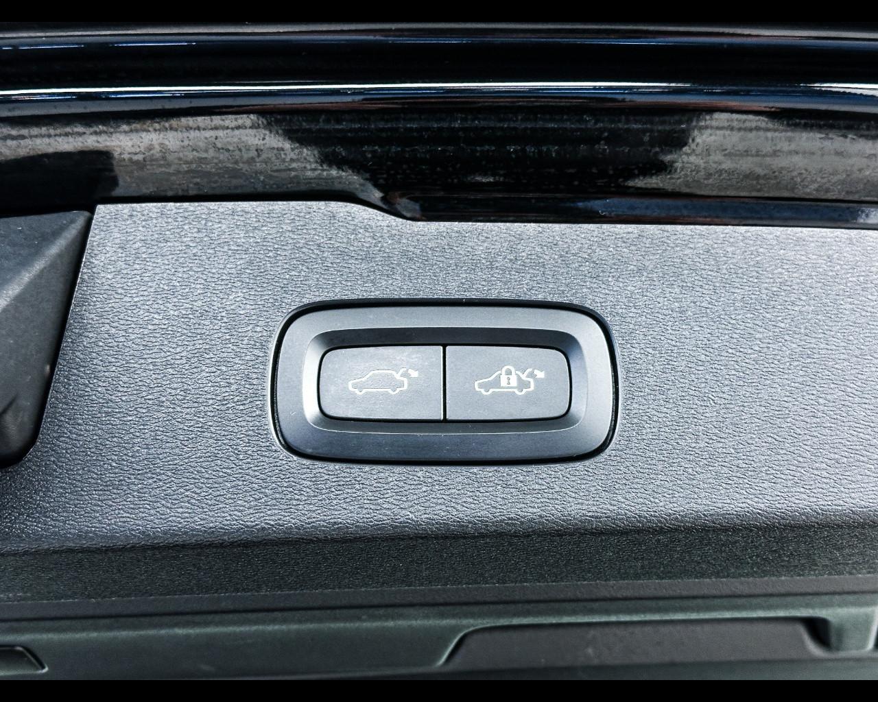 VOLVO V60 (2018-->) - V60 B4 (d) automatico Core